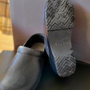 Dansko Womens Size 37 Clog.